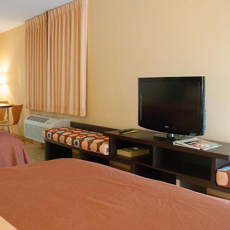 Super 8 By Wyndham Indio Hotel Ngoại thất bức ảnh