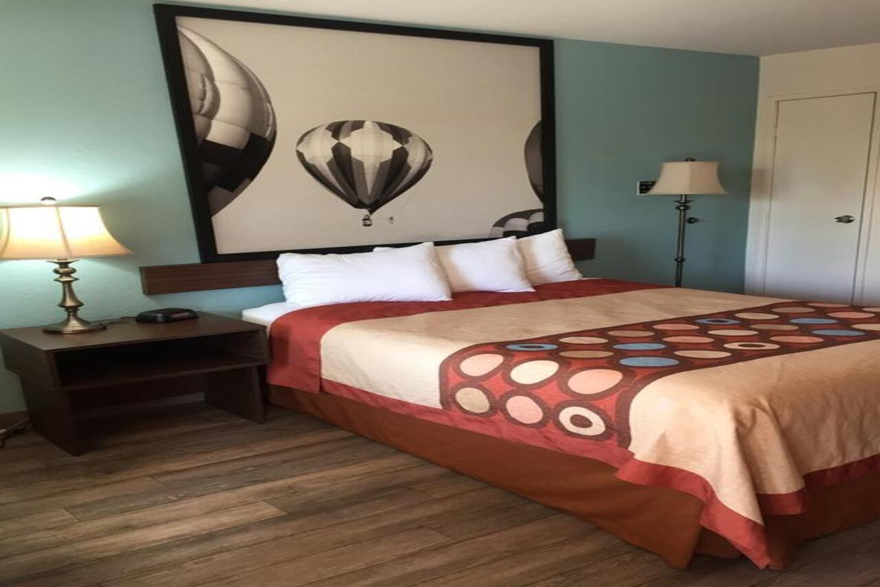 Super 8 By Wyndham Indio Hotel Ngoại thất bức ảnh