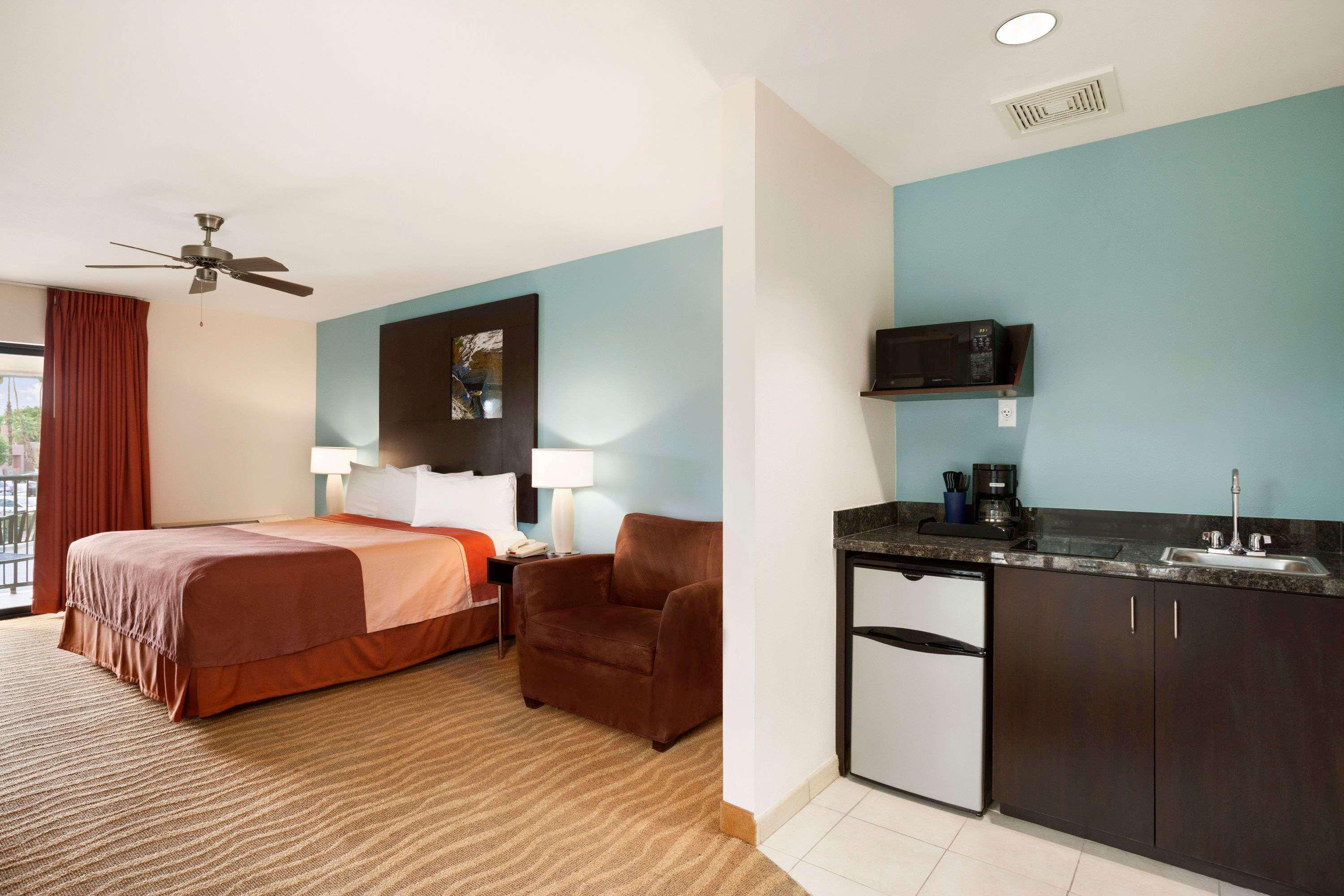 Super 8 By Wyndham Indio Hotel Ngoại thất bức ảnh
