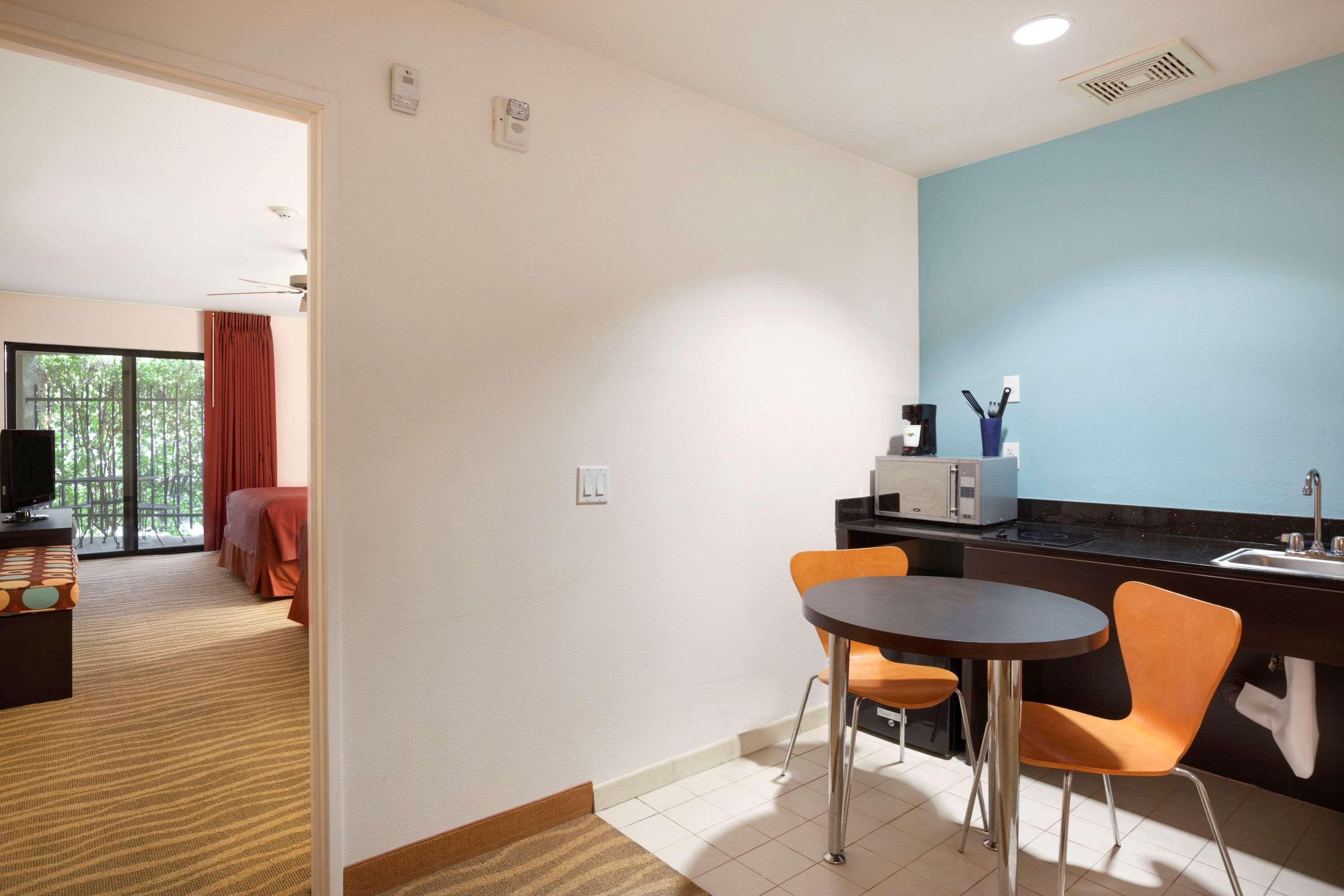 Super 8 By Wyndham Indio Hotel Ngoại thất bức ảnh