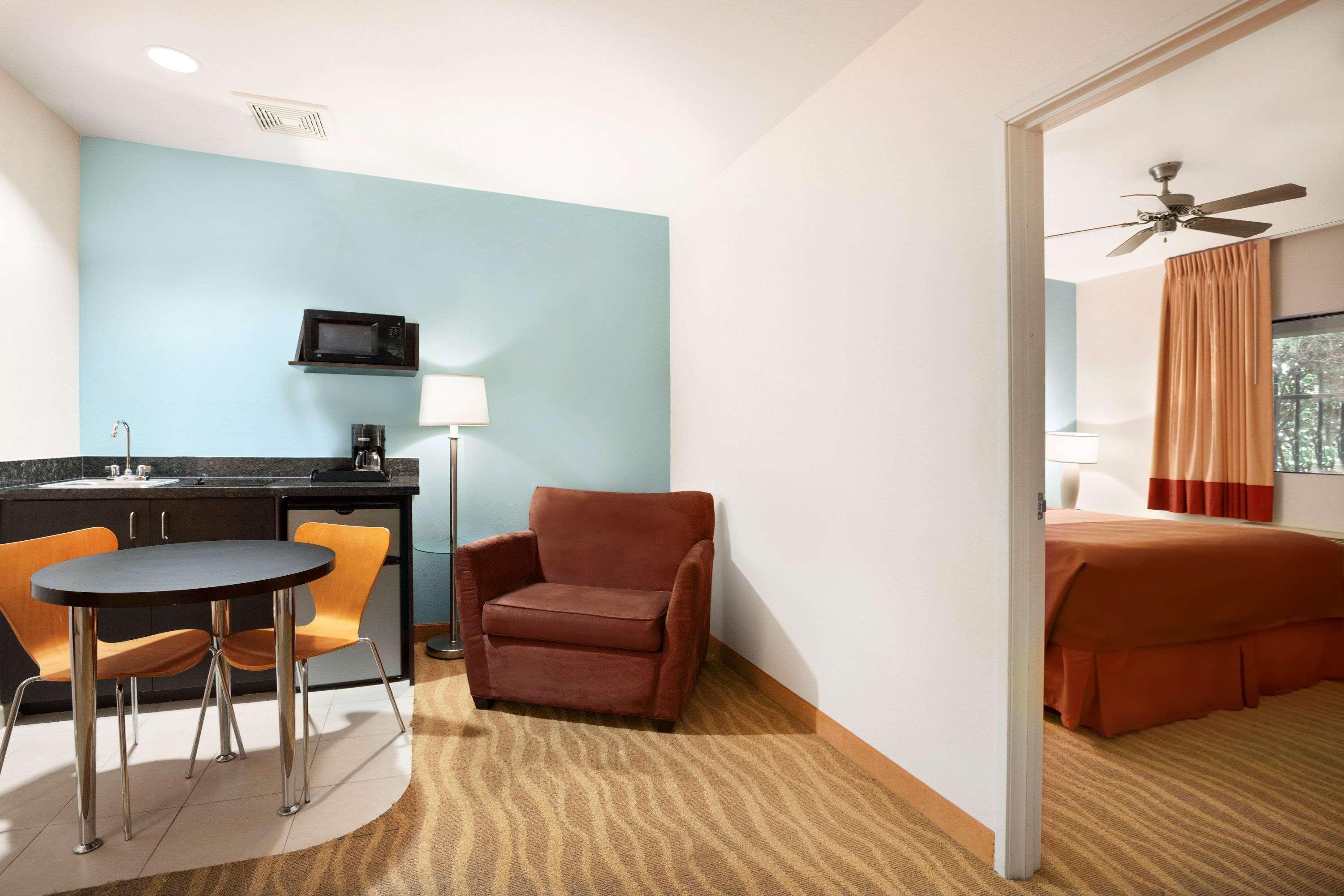 Super 8 By Wyndham Indio Hotel Ngoại thất bức ảnh